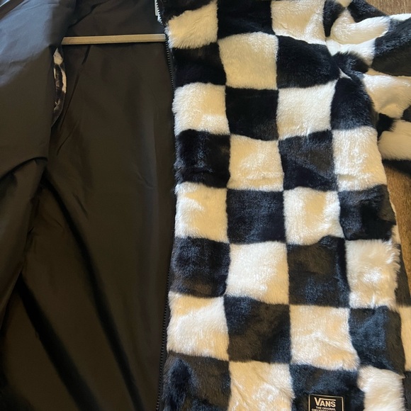 New! Vans faux fur checkered coat sz large, hat h&m matches perfectly - Picture 5 of 12
